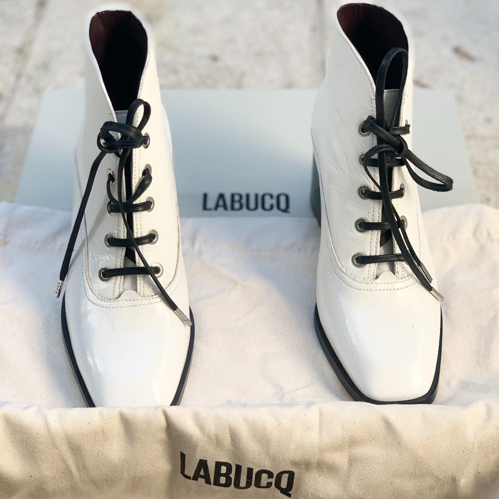 LABUCQ - WHITE ANKLE BOOTS